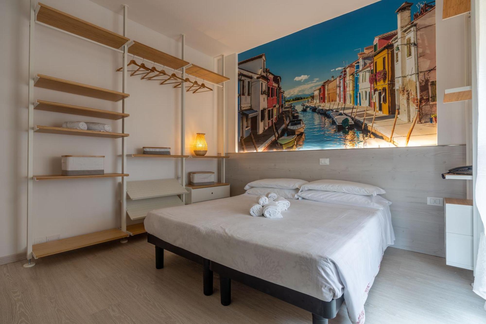 Superior Family Room,1535623207:JPEG